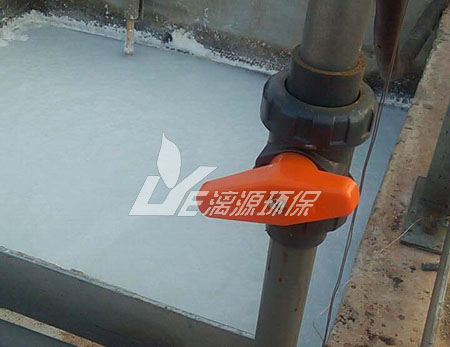 污水处理中污泥的主要来源是什么？